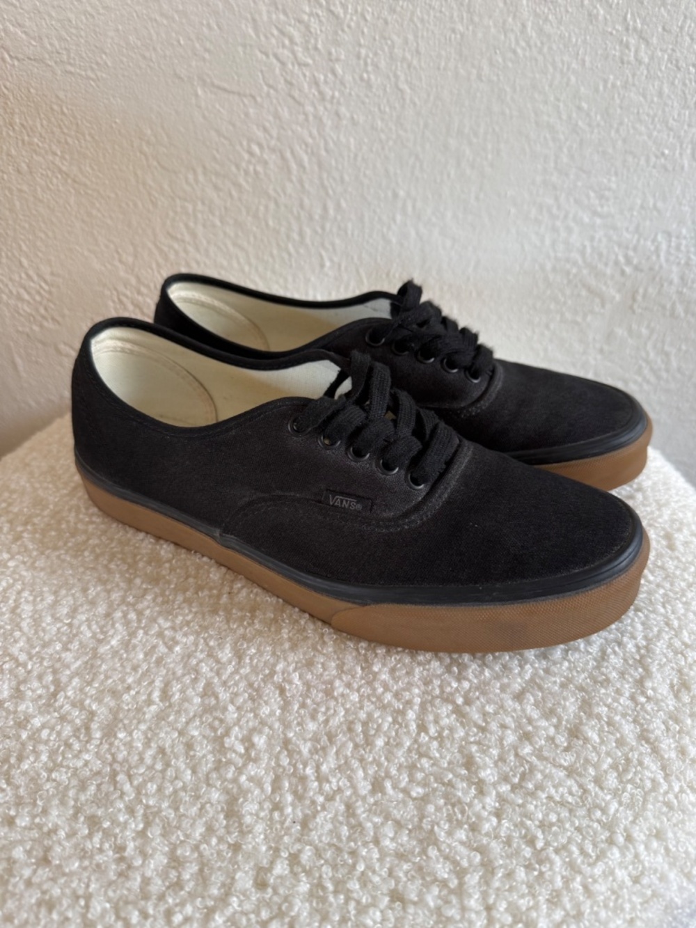 VANS 🏁 Authentic Black Canvas Sneaker with Gum Sole Men's 10.5 🛹